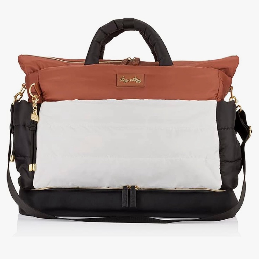 SOLD ‼️SOLD ‼️Itzy Ritzy Dream Weekender Bag